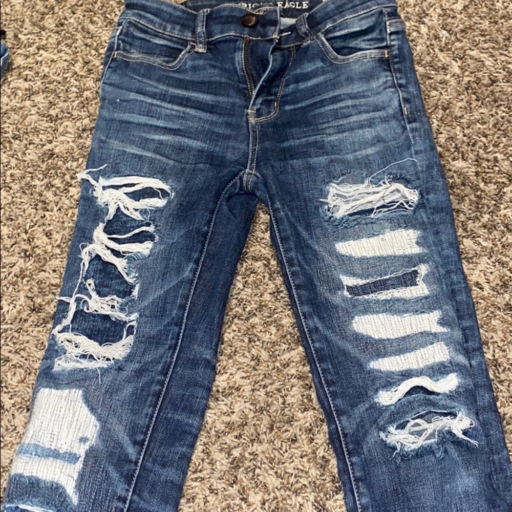 High waisted American eagle ripped jeans